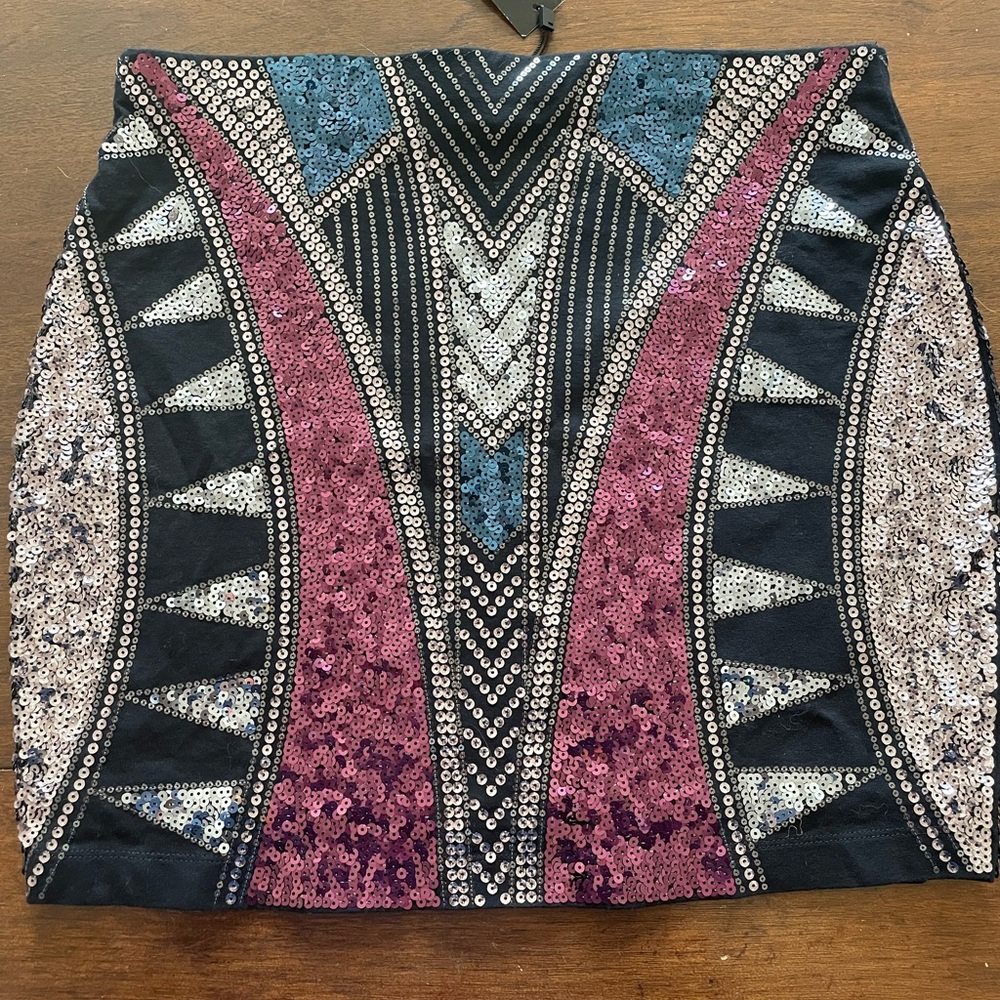Mini skirt! 🤩